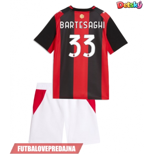 Lacne Dětský Futbalové dres AC Milan Davide Bartesaghi #33 2026-27 Krátky Rukáv - Domáci (+ trenírky)